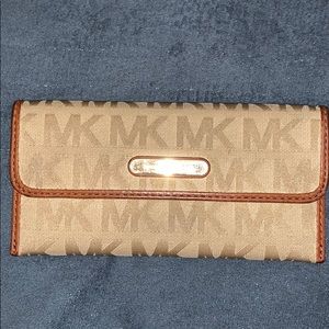 Authentic tan MK wallet 🛑SOLD🛑